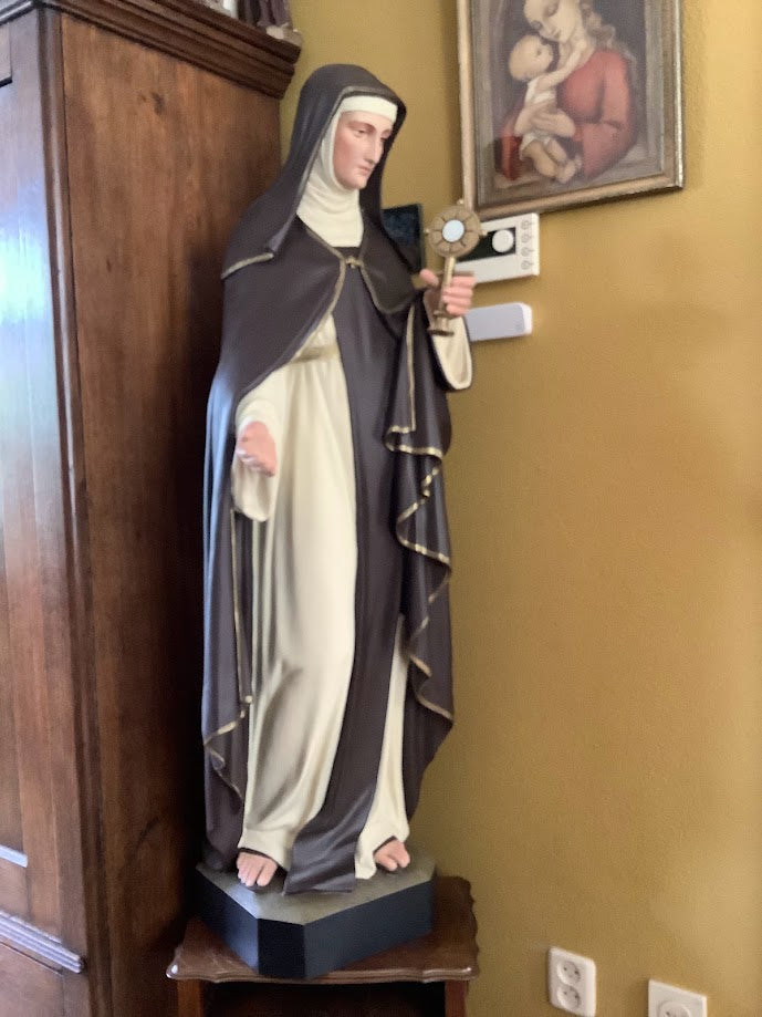 ¡Atención! SOLO RECOGIDA: Estatuilla religiosa belga única y rara de Santa Clara