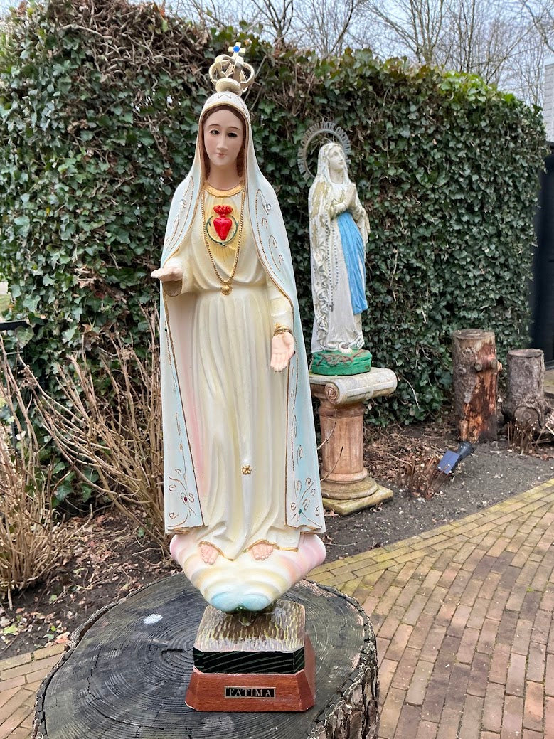Antiek Maria Beeld OLV Fatima Portugal | Gipsen Heiligenbeeld Handbeschilderd Glazen Ogen | Vintage Religieus Beeld jaren 50 | 52 cm