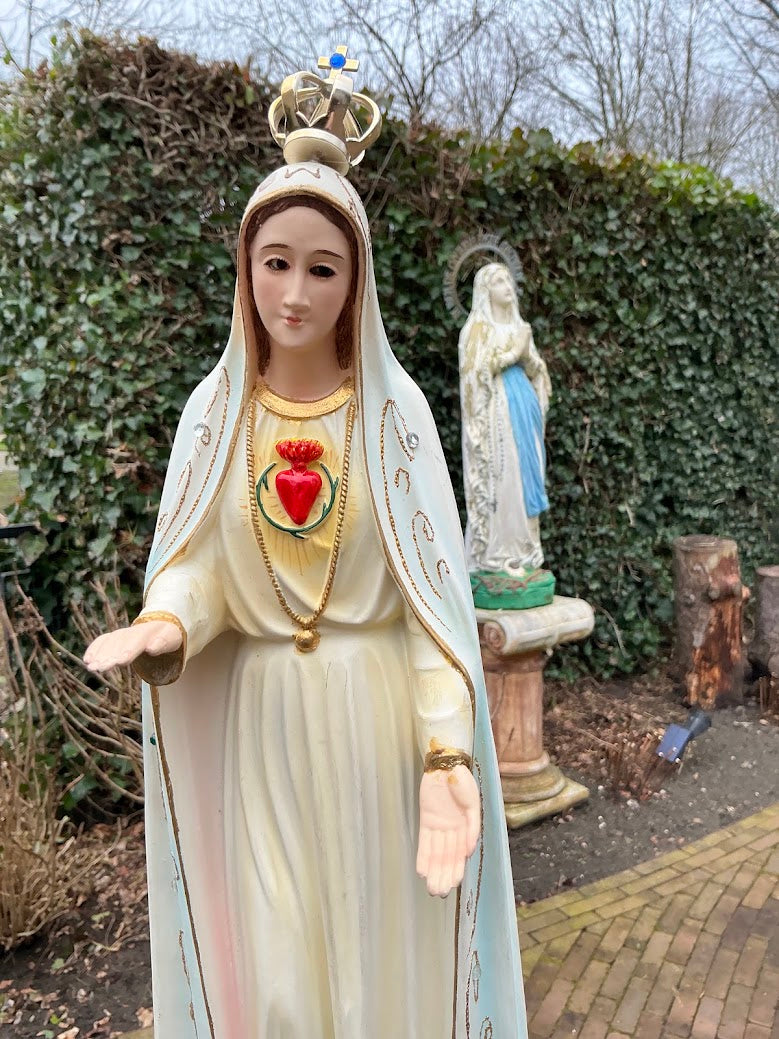 Antiek Maria Beeld OLV Fatima Portugal | Gipsen Heiligenbeeld Handbeschilderd Glazen Ogen | Vintage Religieus Beeld jaren 50 | 52 cm