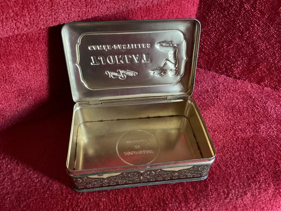 Old Tjoklat Cameo Pastilles tin