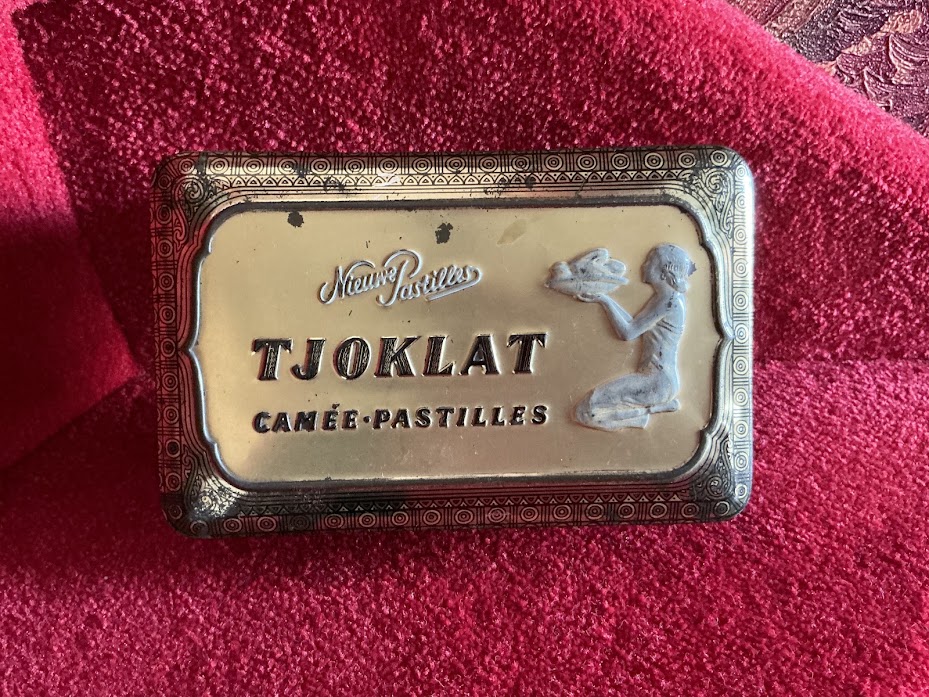 Old Tjoklat Cameo Pastilles tin