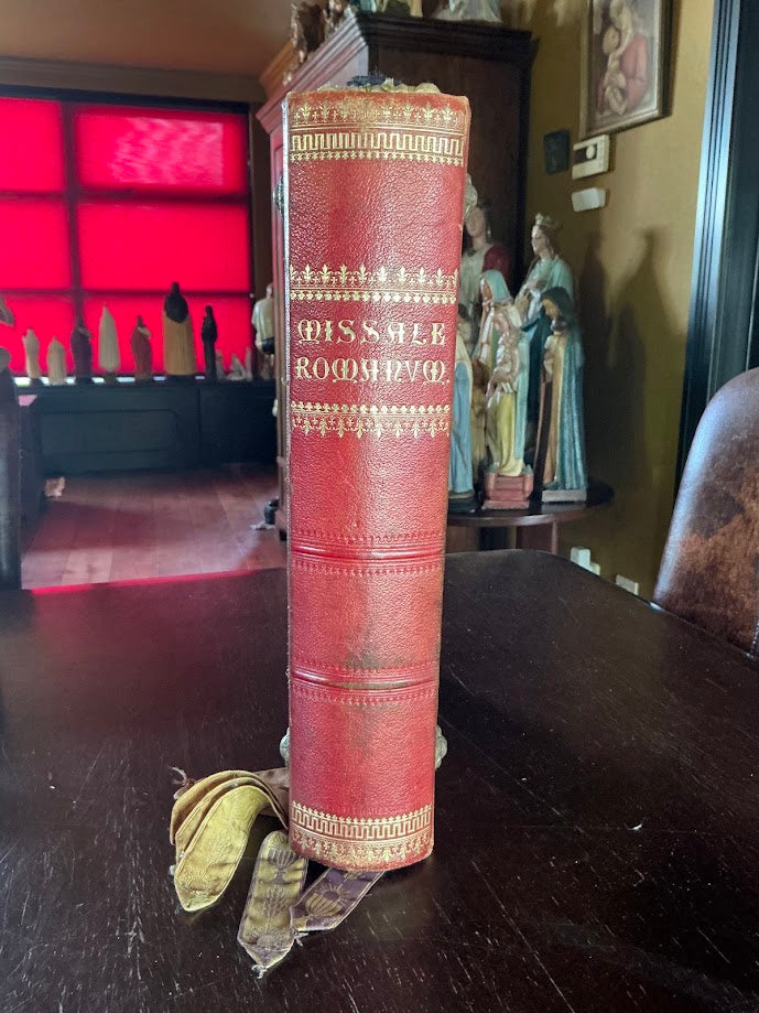 Antiquarisch Missale Romanum 1920 | Rood Leder Gouden Opdruk | Latijns Kerkboek 35cm