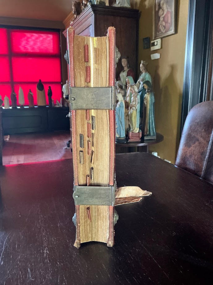 Antiquarisch Missale Romanum 1920 | Rood Leder Gouden Opdruk | Latijns Kerkboek 35cm