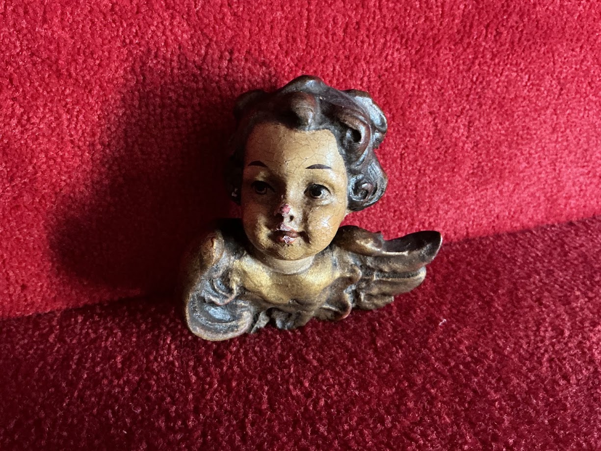 Antieke houten gevleugelde engel putti cherubijn