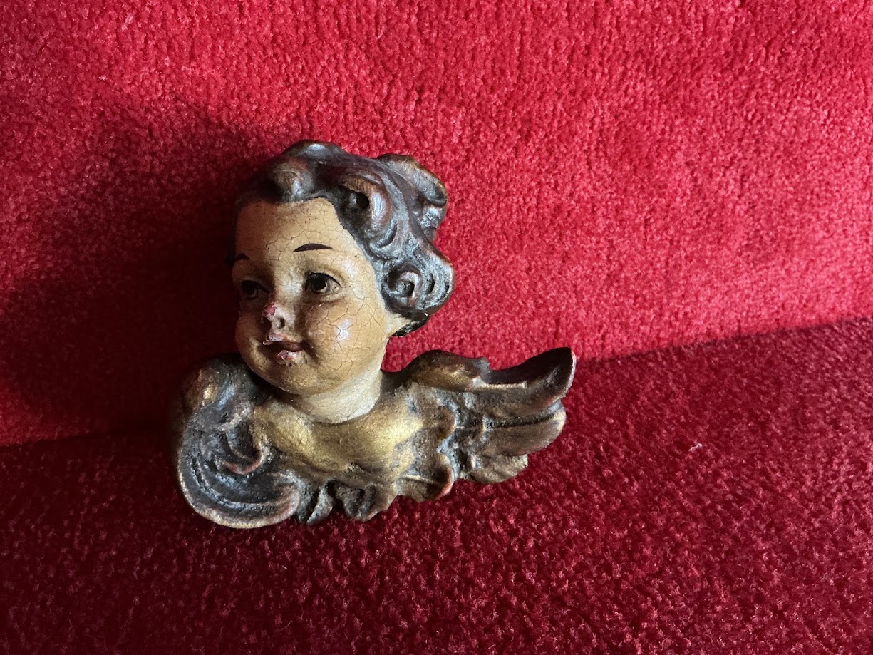 Antieke houten gevleugelde engel putti cherubijn
