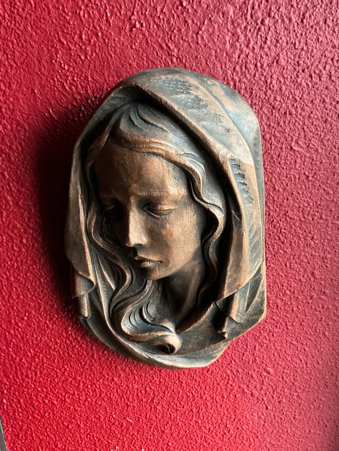 Antiek Frans Mariabeeld gebronsd muurbeeld