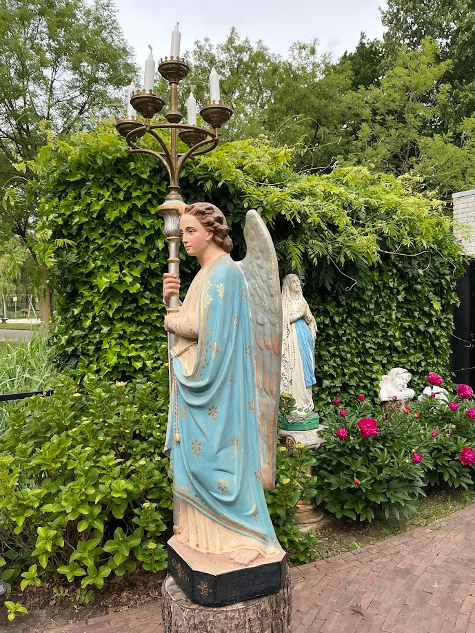 ¡Atención! SOLO RECOGIDA: Ángel grande de iglesia francés antiguo con candelabro