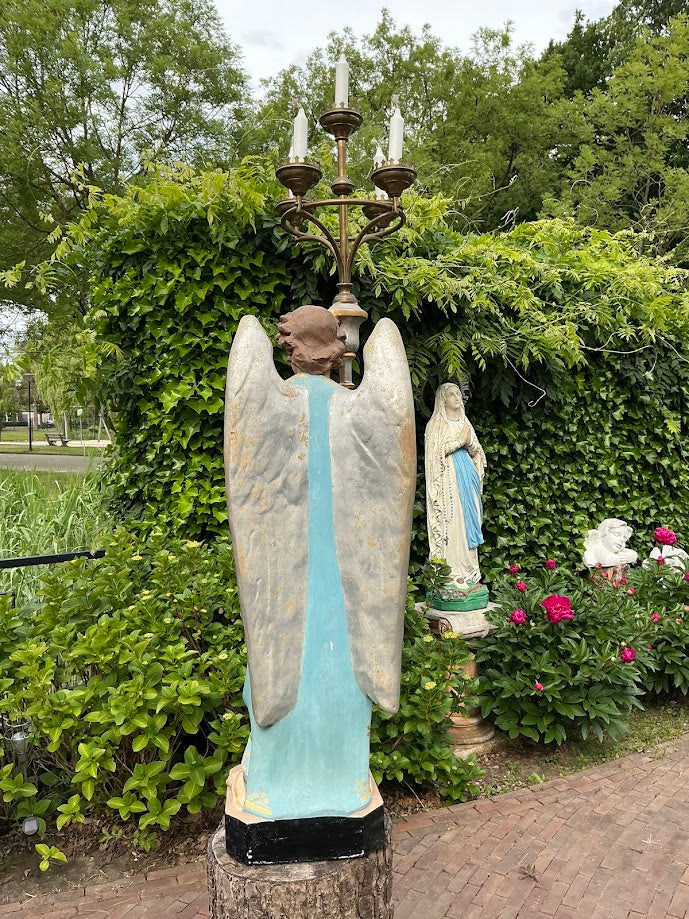 ¡Atención! SOLO RECOGIDA: Ángel grande de iglesia francés antiguo con candelabro