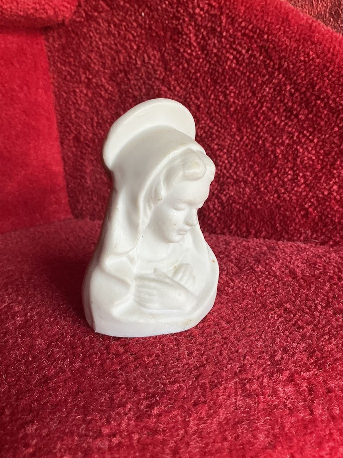Heel lief Mariabeeldje Maria borstbeeld porselein bisque