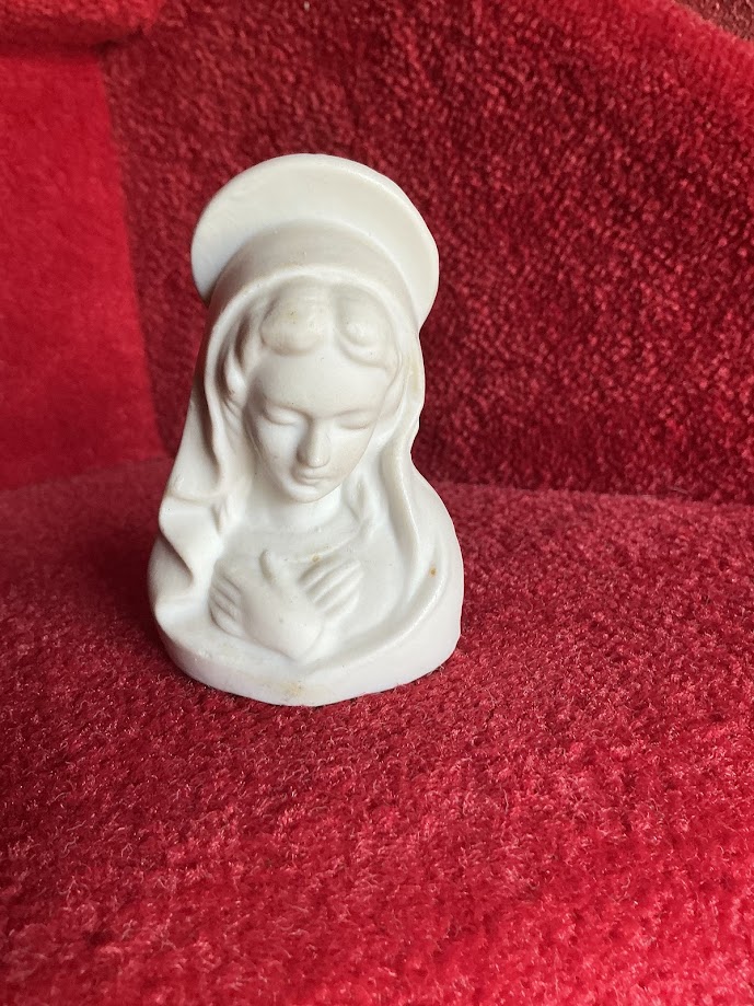 Heel lief Mariabeeldje Maria borstbeeld porselein bisque