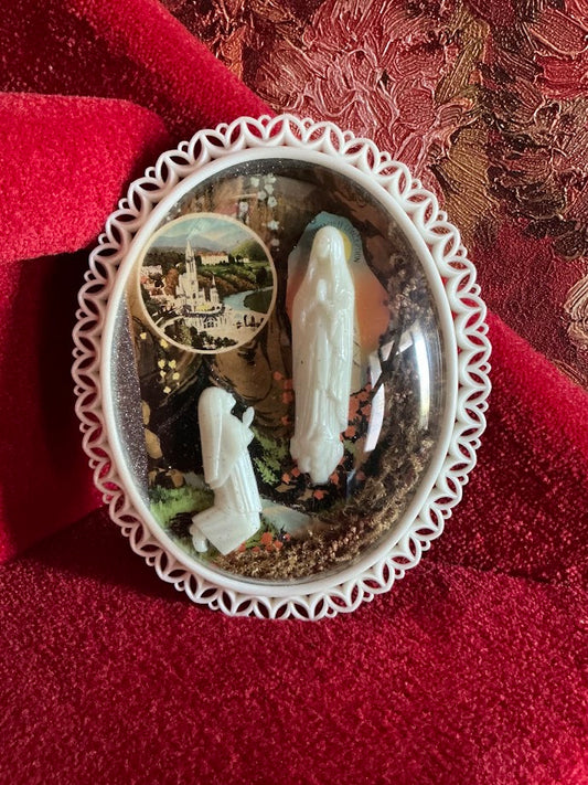 Groot Frans Souvenir Bolglas Bernadette bij Maria Lourdes