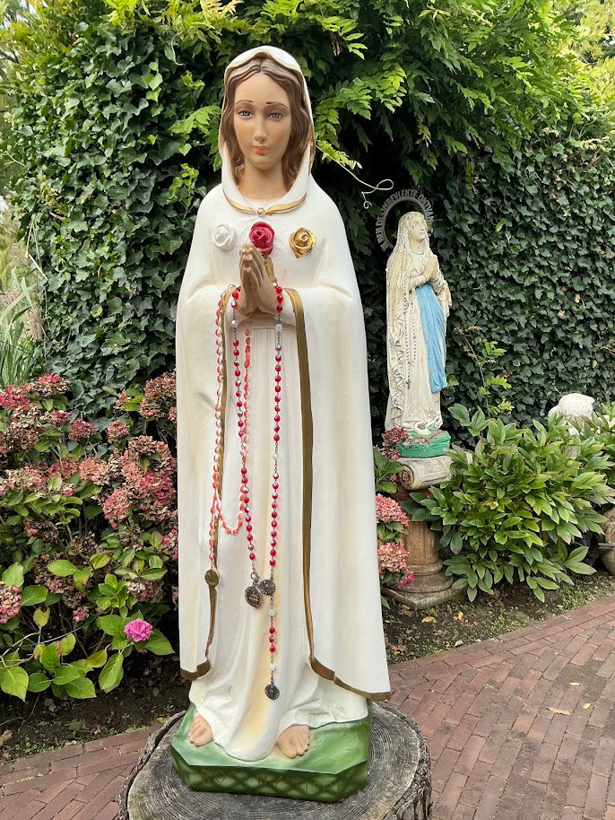Oud Mariabeeld Maria Rosa Mystica gratis kanten mantel