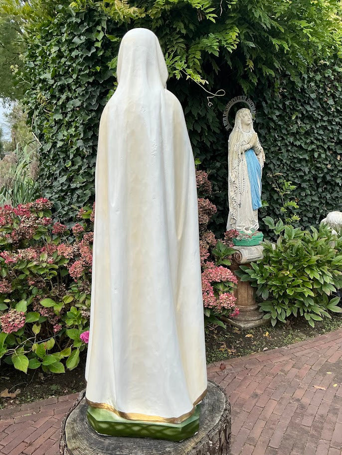 Oud Mariabeeld Maria Rosa Mystica gratis kanten mantel