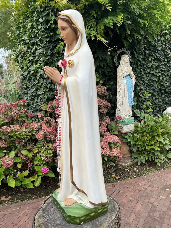 Oud Mariabeeld Maria Rosa Mystica gratis kanten mantel