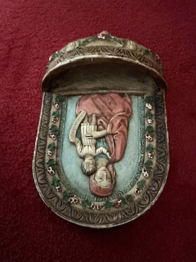 Antica acquasantiera italiana della Madonna con Gesù Bambino