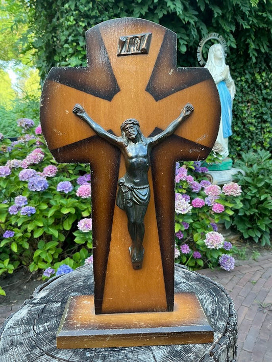 Houten kruisbeeld