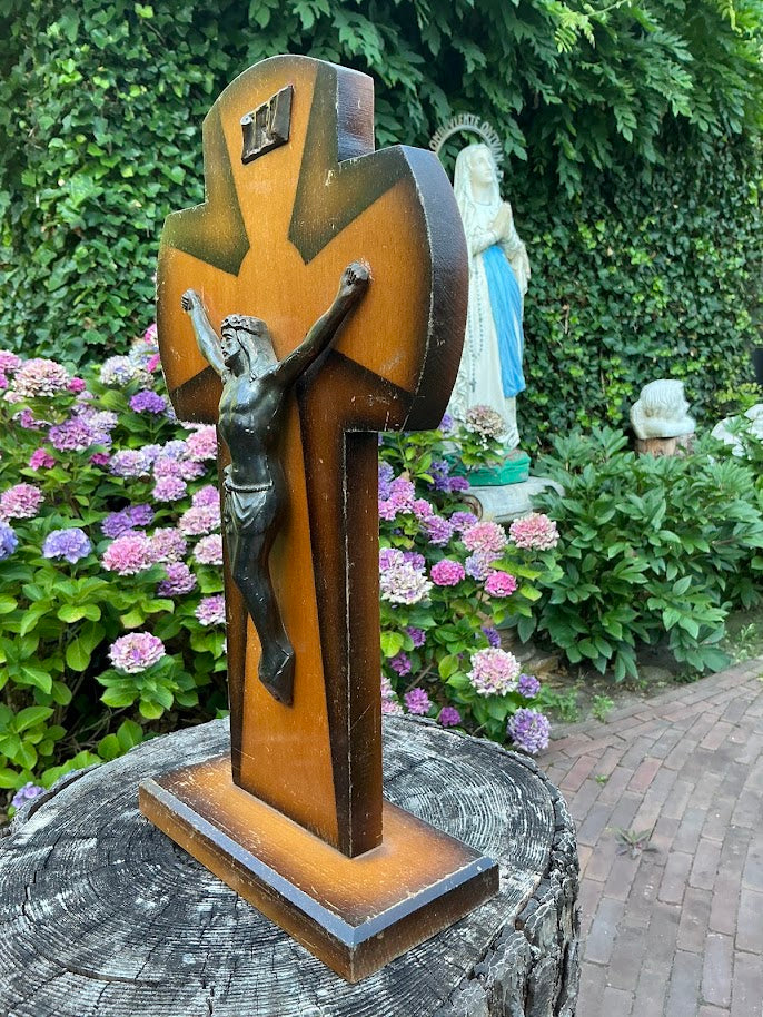 Houten kruisbeeld