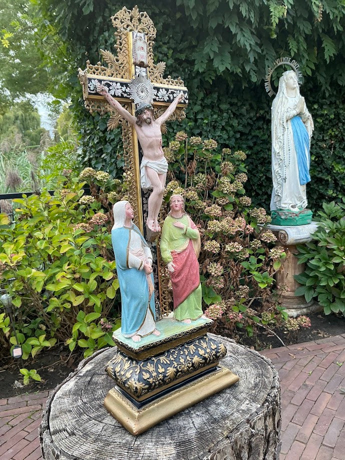 Antikes französisches Kruzifix – Jesus auf dem Kalvarienberg (19. Jahrhundert)
