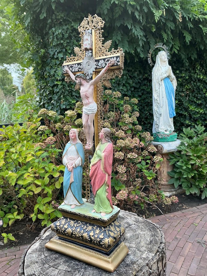 Antikes französisches Kruzifix – Jesus auf dem Kalvarienberg (19. Jahrhundert)