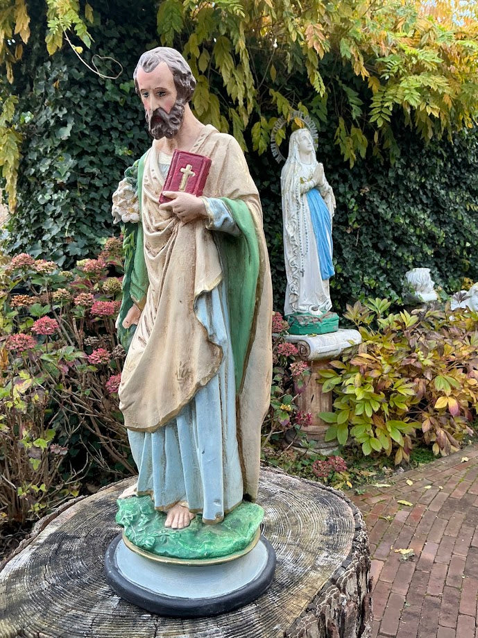 Zeldzaam Frans heiligenbeeld van Sint Jozef – jaren ’30 – gipsen beeld uit Franse Ardennen – antiek religieus erfstuk