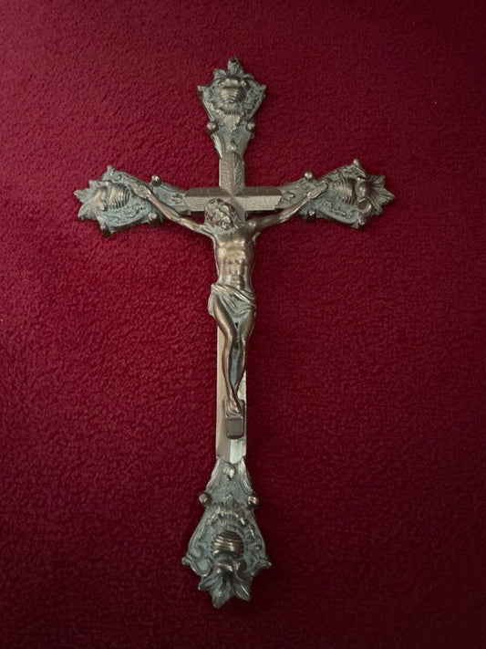 Antique French copper crucifix with corpus – richly decorated – ca. 1900 – heavy religious heirloom – Catholic wall decoration