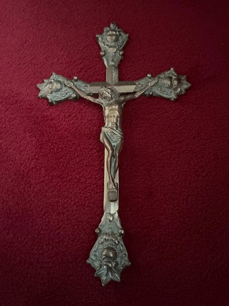 Antique French copper crucifix with corpus – richly decorated – ca. 1900 – heavy religious heirloom – Catholic wall decoration